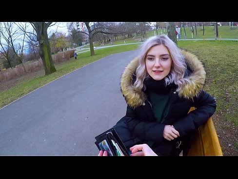 ❤️ Schluckt das heiße Sperma eines Fremden für Geld - Blowjob im Park von Eva Elfie ❤️ Anal video bei uns ﹏